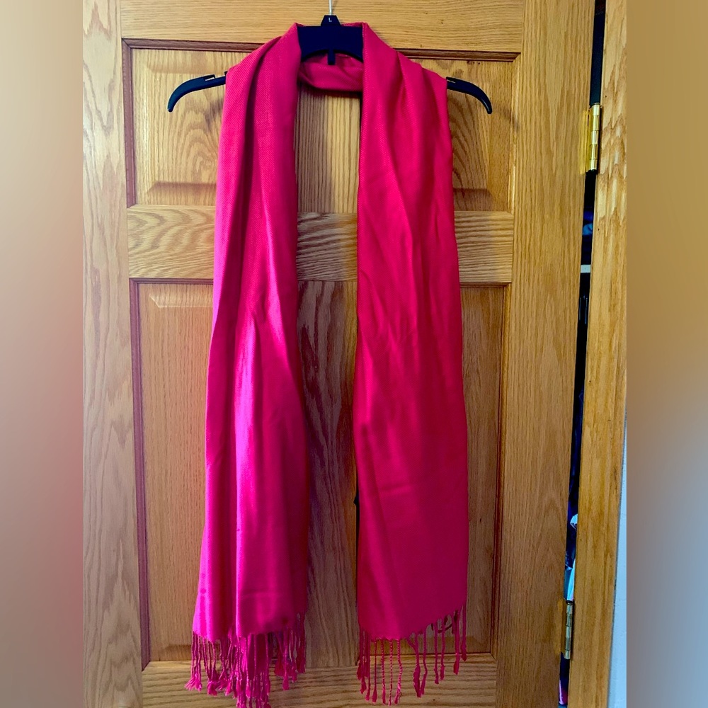 Pashmina pink scarf with tassels